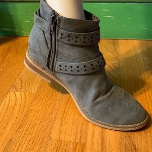 Rocket Dog Short Gray Booties